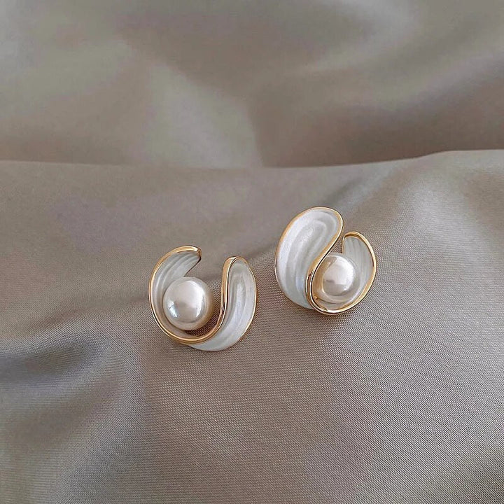 Luxusohrringe mit weissem Opal und Perlen in Gold