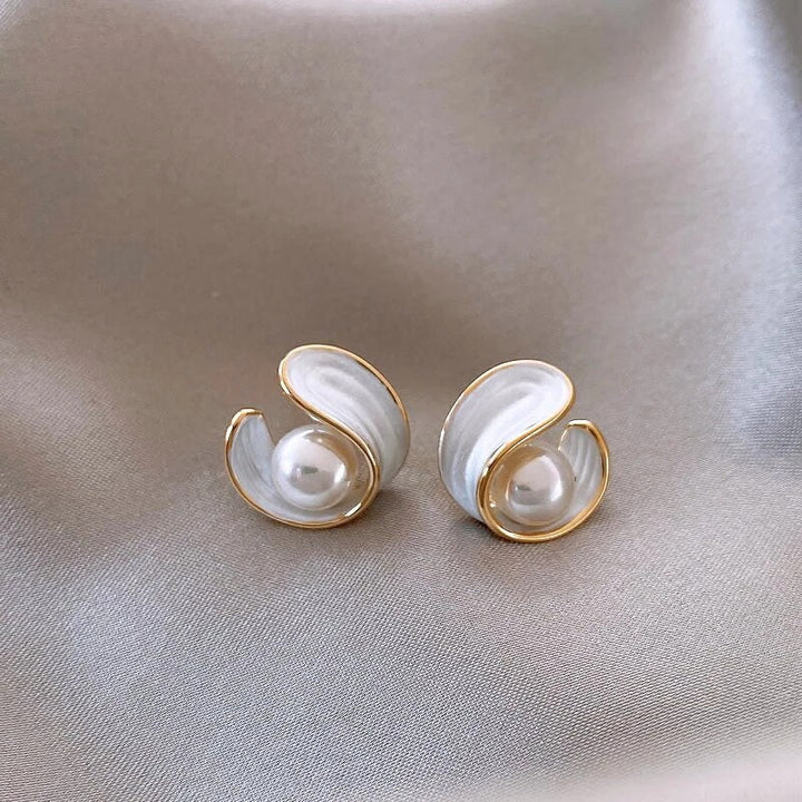 Luxusohrringe mit weissem Opal und Perlen in Gold