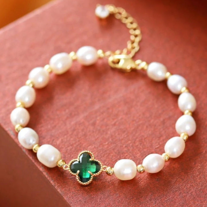 Smaragd Kleeblattarmband mit Smaragd und Perlen in Gold