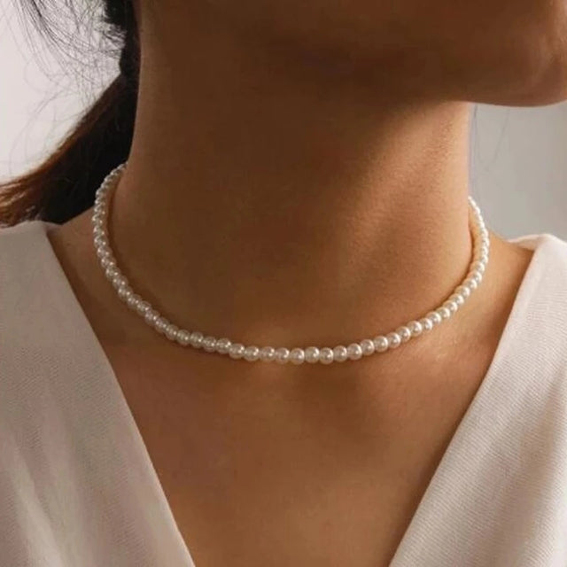 Silberne Perlenkette
