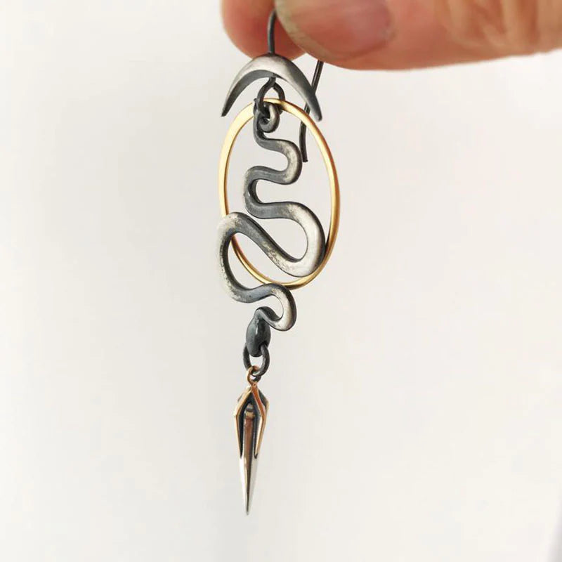 Unregelmässige geometrische Spiralohrringe Serpentin