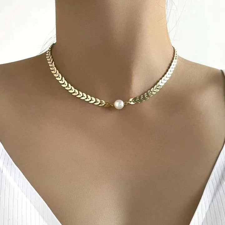 Griechische Perlenkette in Gold
