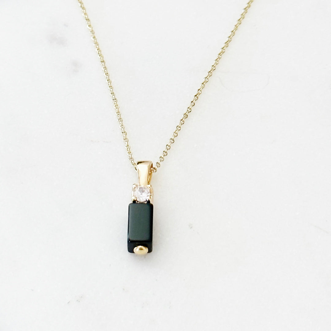 Alessia Schwarze Onyx Bar Halskette