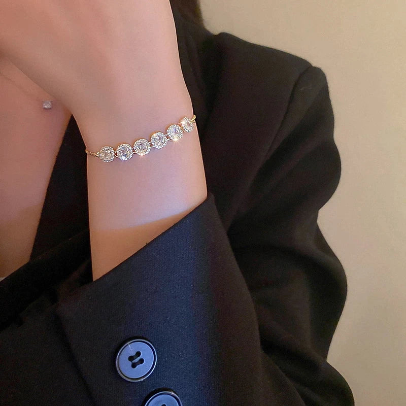 Verstellbares Luxusarmband mit Gold-Zirkonia