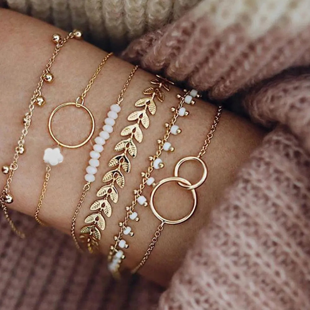 Pack von Boho-Armbändern in Gold
