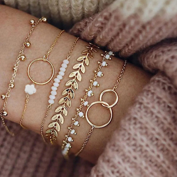 Pack von Boho-Armbändern in Gold