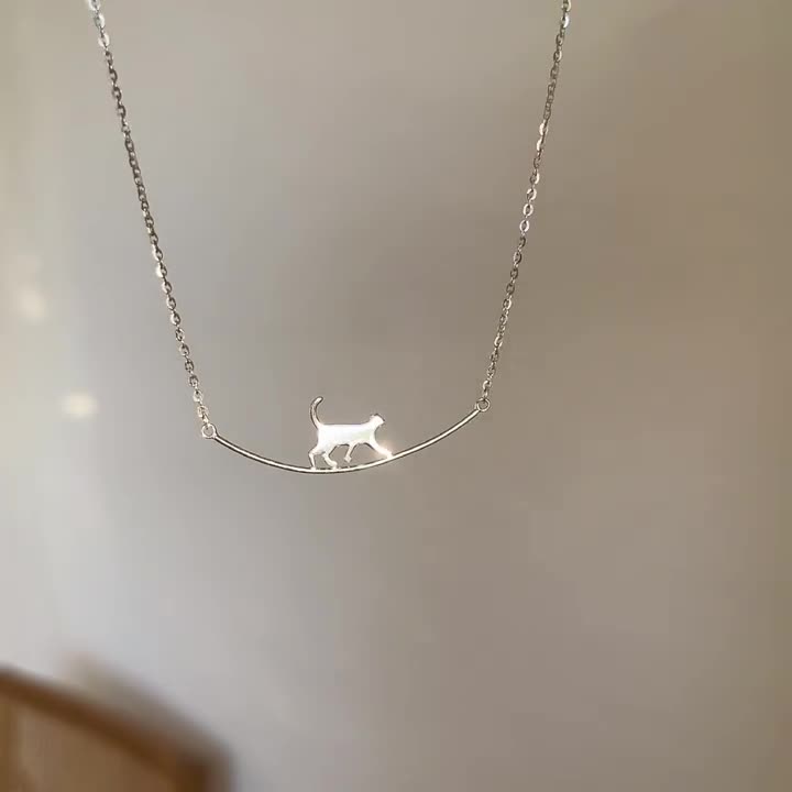 Kletternde Katze Halskette in Silber