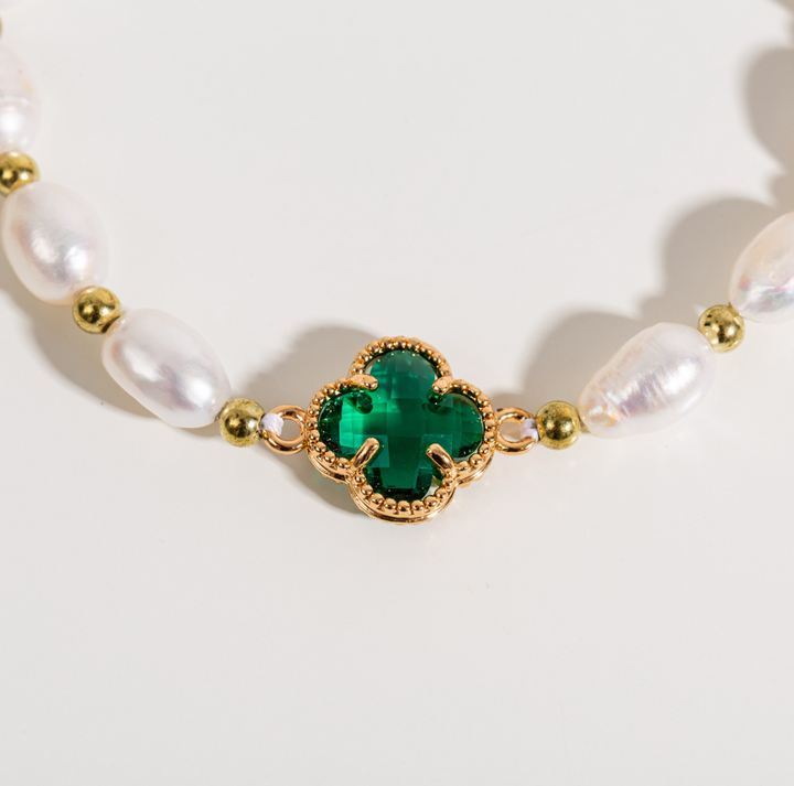 Smaragd Kleeblattarmband mit Smaragd und Perlen in Gold