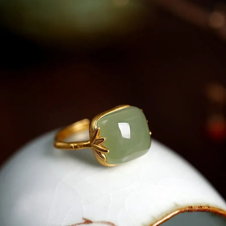 Vintage Goldgrüner Jadeverstellbarer Ring